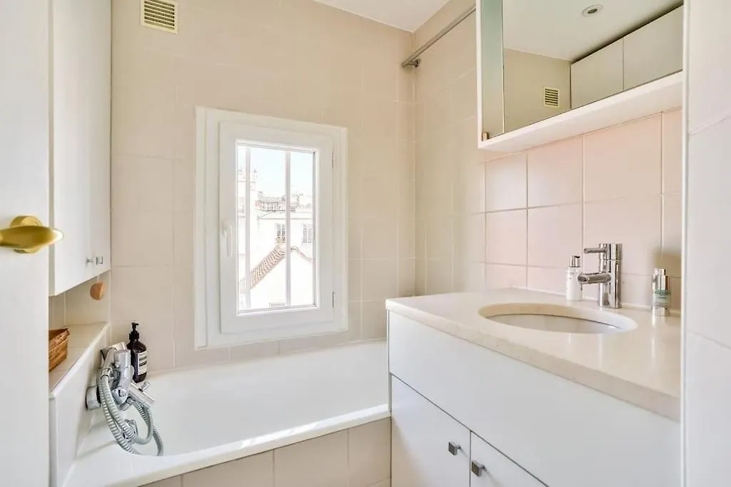 Montmartre, Patio! Sacre-Coeur! Stylish Duplex! Apartment Paris