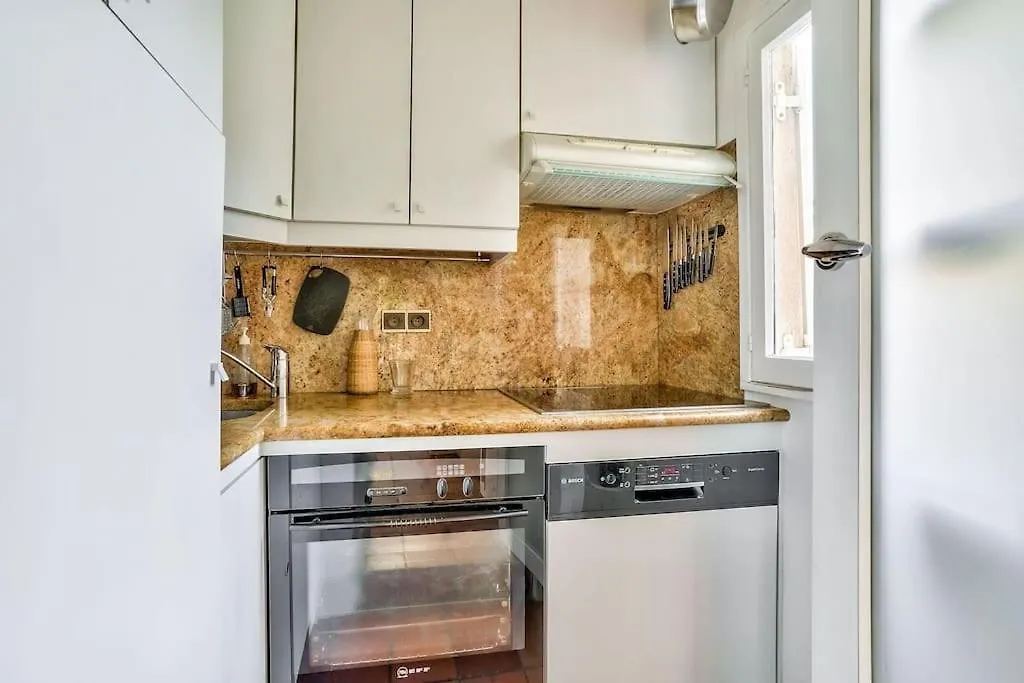 Montmartre, Patio! Sacre-Coeur! Stylish Duplex! Apartment Paris