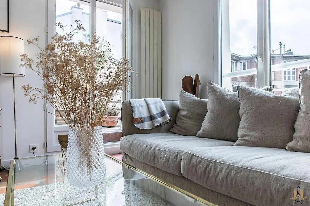Montmartre, Patio! Sacre-Coeur! Stylish Duplex! Apartment Paris